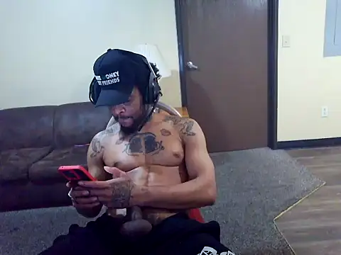 thefreakscomeoutatnight webcam