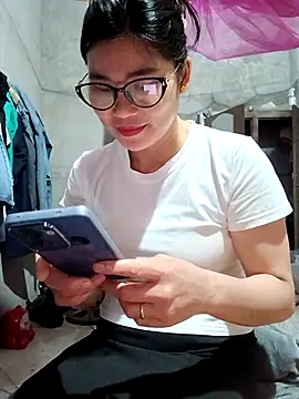willow-win00 - Willow-win00's free webcam - UK Sex Cams