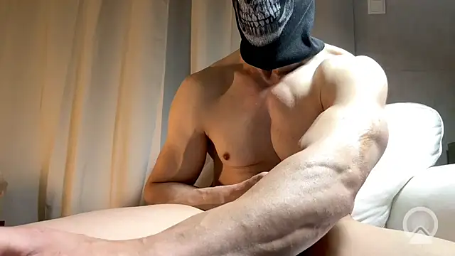 _Maskedman webcam