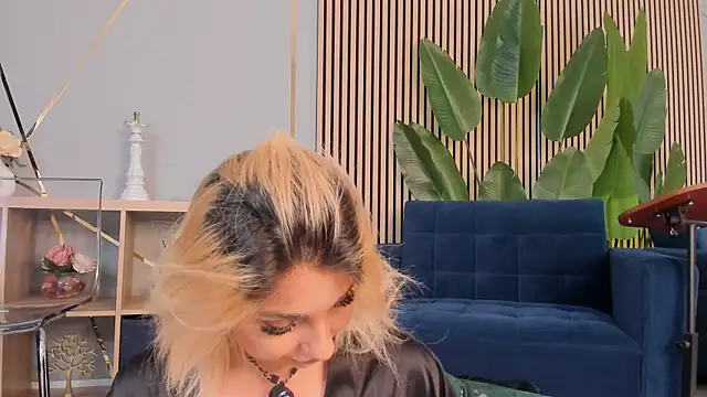 CurvyyVanessa webcam
