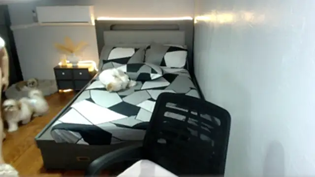 AmazingLuchie webcam