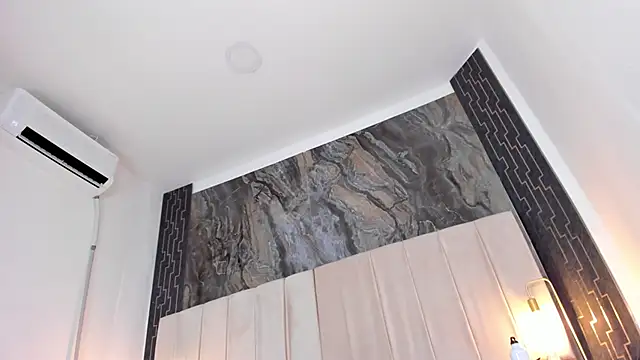 sarita_rouzze webcam