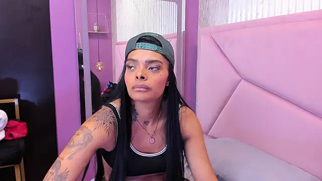 EmmaEbony_ webcam