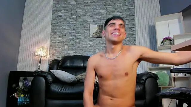 zack_joness18 webcam