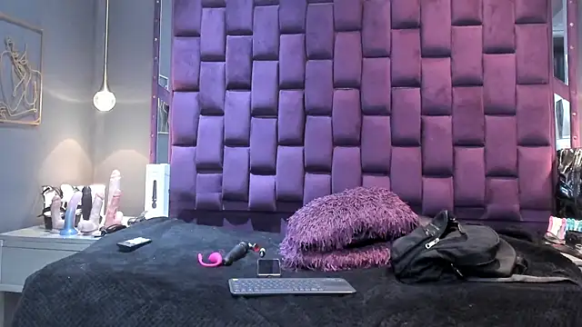 SiennaSuarez webcam