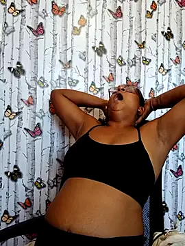 indianstrawberrylips4u webcam
