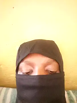 MaskedWithCum webcam
