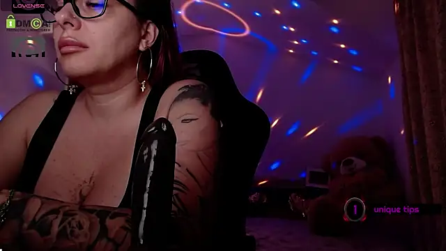 SonyaDevon webcam