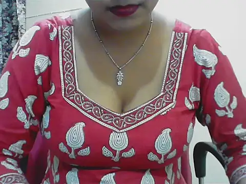 LovingPihu webcam