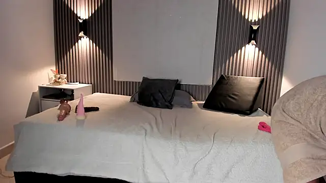 zafiiraa (F young) - caress my clitoris and spit