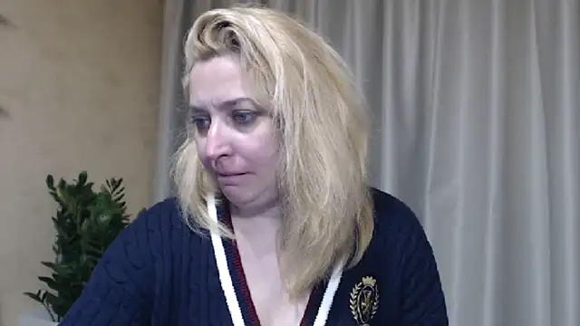 sweetpussy13 webcam
