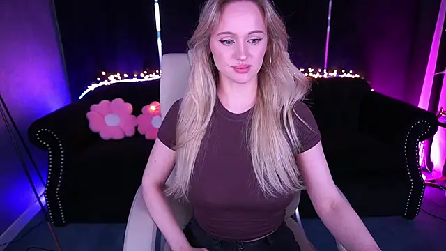 LylaYeess webcam