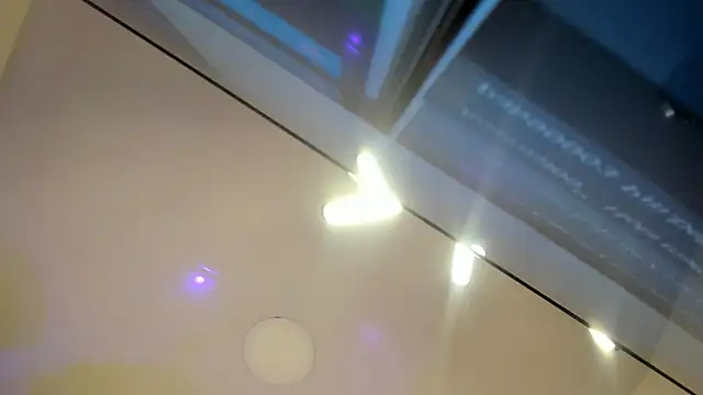 LittleeJaz webcam
