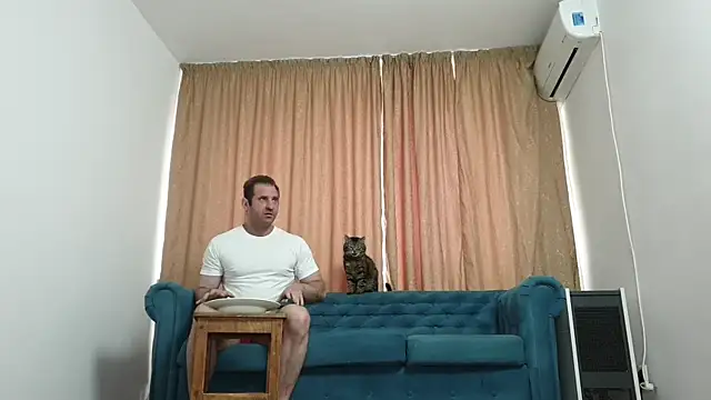 BLOND_GOD webcam