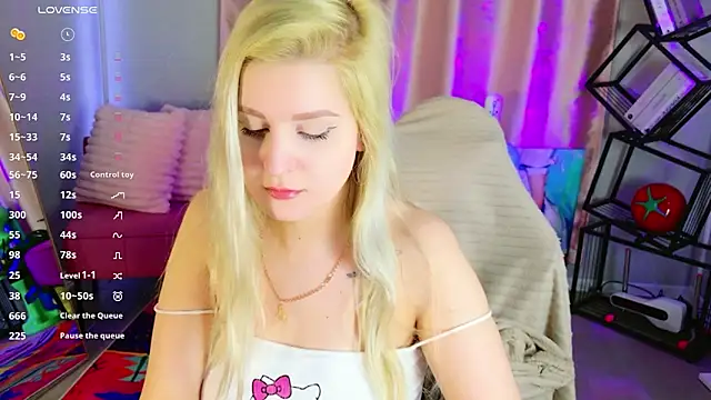 cold_blondie webcam