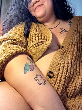 CurlyMilf_Vannexxxa webcam