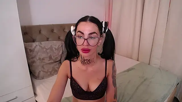RaniaVibeXX webcam