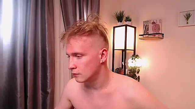 AlexxSweet webcam