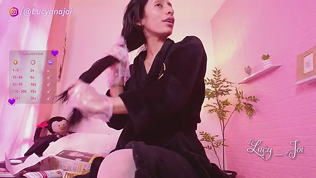 Lucyanajoi webcam