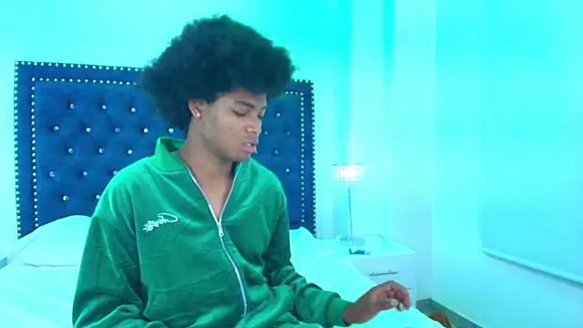 Cristal_and_luke webcam