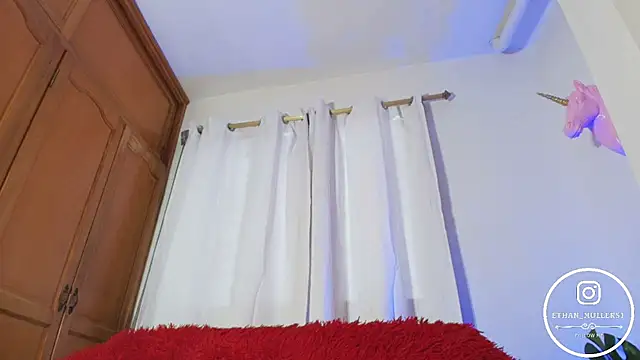 Ethan_mullers live sex cam