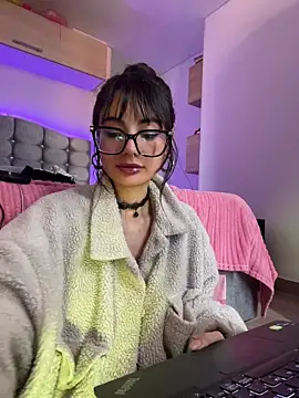 _Lucycherry webcam