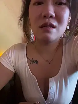 molly-xiao (F milf) - 精油涂抹奶子