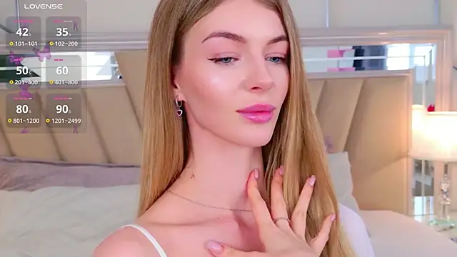 MeganMour webcam