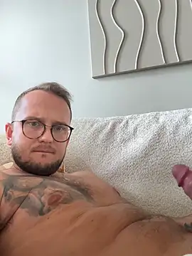 thehornyguy97 webcam