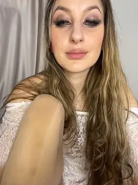 Alyxra webcam