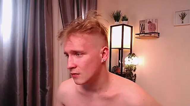 AlexxSweet webcam