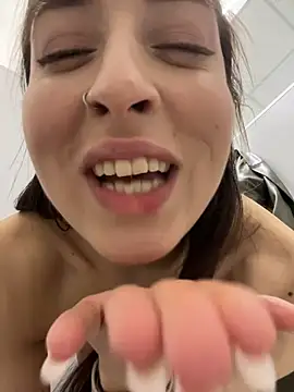 Holly_Play webcam