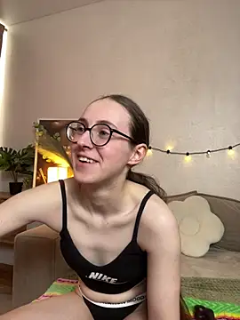 martiniiselenna - MartiniiSelenna's free webcam - UK Sex Cams