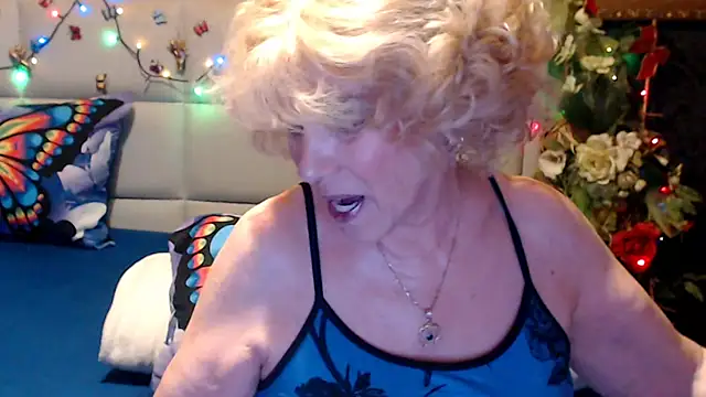 HappyWomanOn webcam