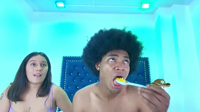 Cristal_and_luke webcam