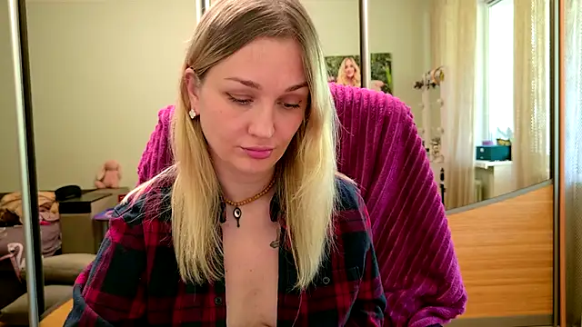 Hotty_Evochka webcam