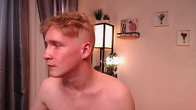 AlexxSweet webcam