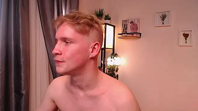 AlexxSweet webcam