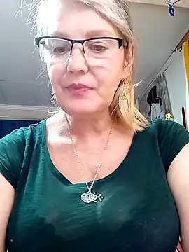 irinamaux live sex cam
