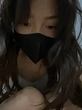 美女yueyuegirls在线直播