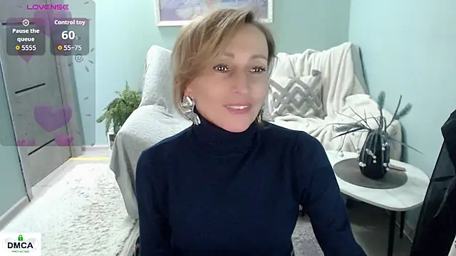 HornyMilf_777 webcam