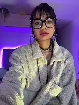 _Lucycherry webcam