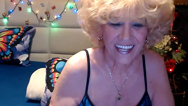 HappyWomanOn webcam