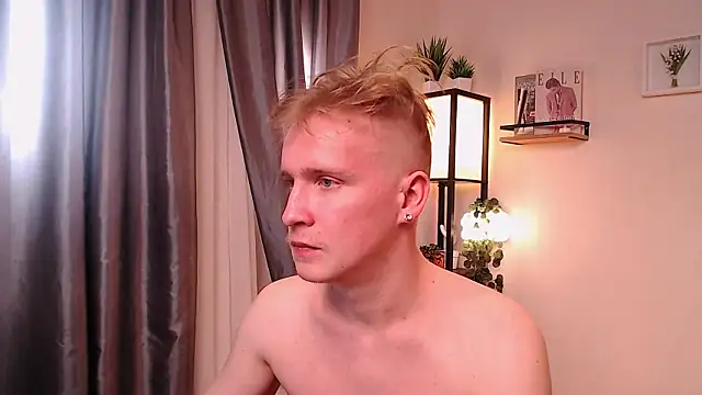 AlexxSweet webcam
