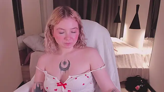 lycorisred - LycorisRed's free webcam - UK Sex Cams