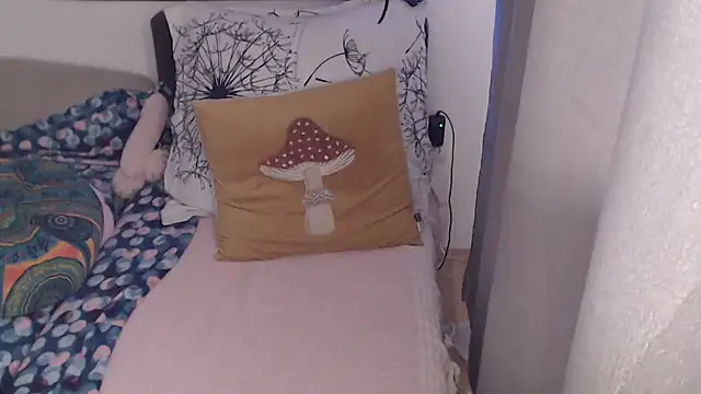 AlienforTwenty webcam