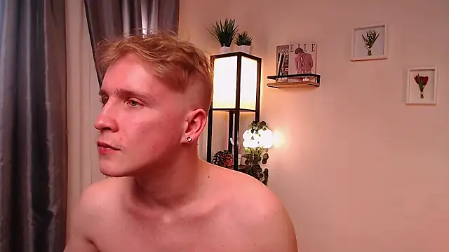 AlexxSweet webcam