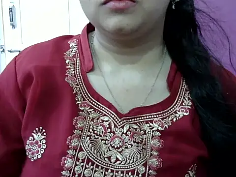 Cute_Aliyaa webcam