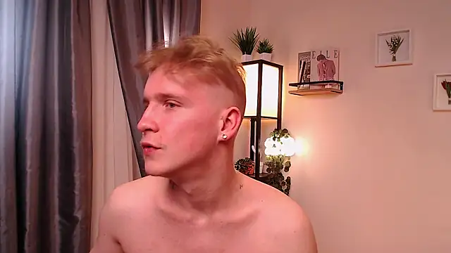 AlexxSweet webcam