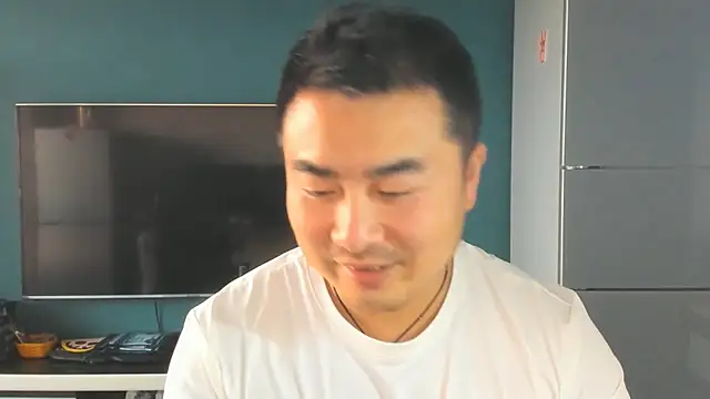 guozuo Live Webcam on Stripchat